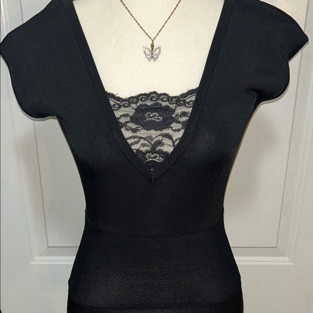 🦋Elegant Black Dress with Lace Detail 5/25$
